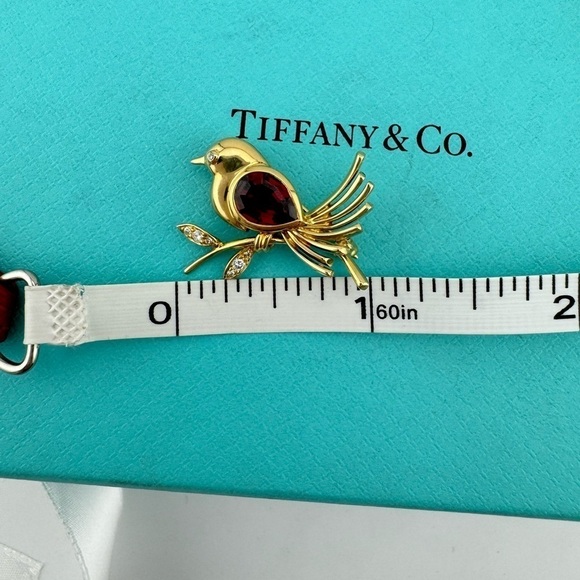 Vtg. Tiffany & Co. Garnet Bird Brooch 18k Yellow Gold 1988 - Picture 4 of 7